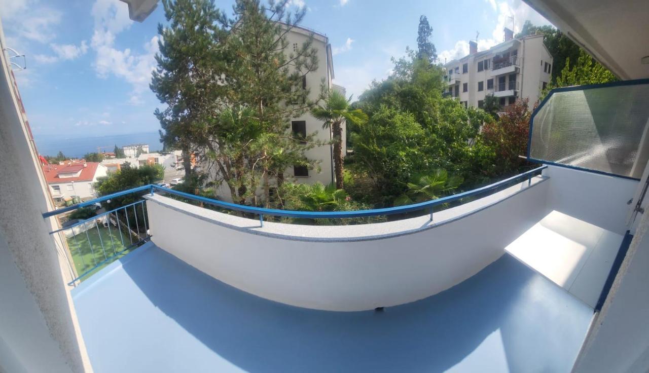 Apartment With Direct Sea View, Free Parking And Close To Beaches And Promenade Lovran Exterior foto