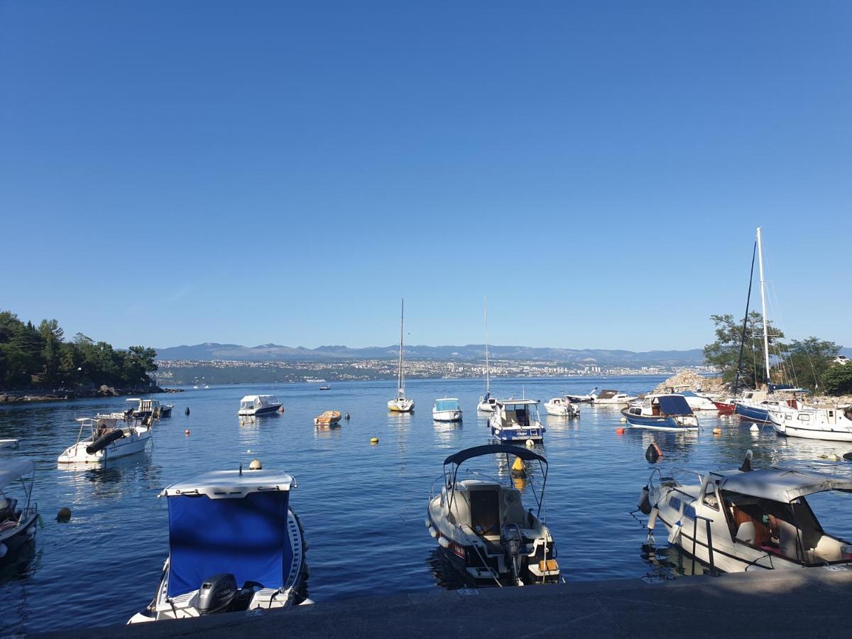 Apartment With Direct Sea View, Free Parking And Close To Beaches And Promenade Lovran Exterior foto