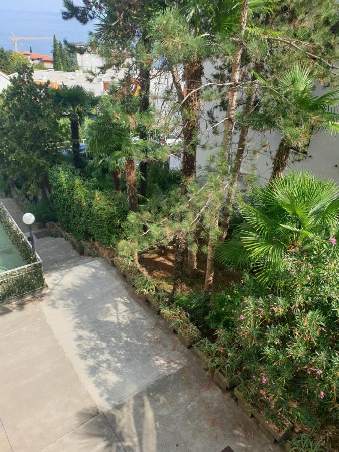 Apartment With Direct Sea View, Free Parking And Close To Beaches And Promenade Lovran Exterior foto