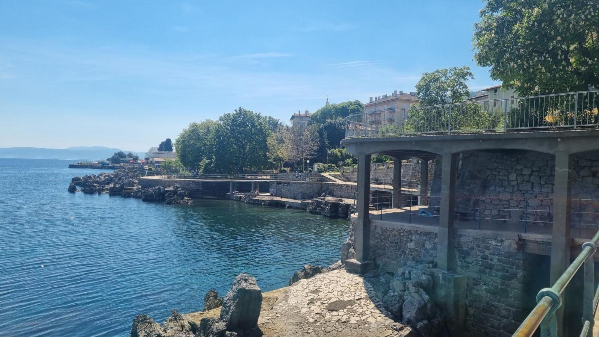 Apartment With Direct Sea View, Free Parking And Close To Beaches And Promenade Lovran Exterior foto