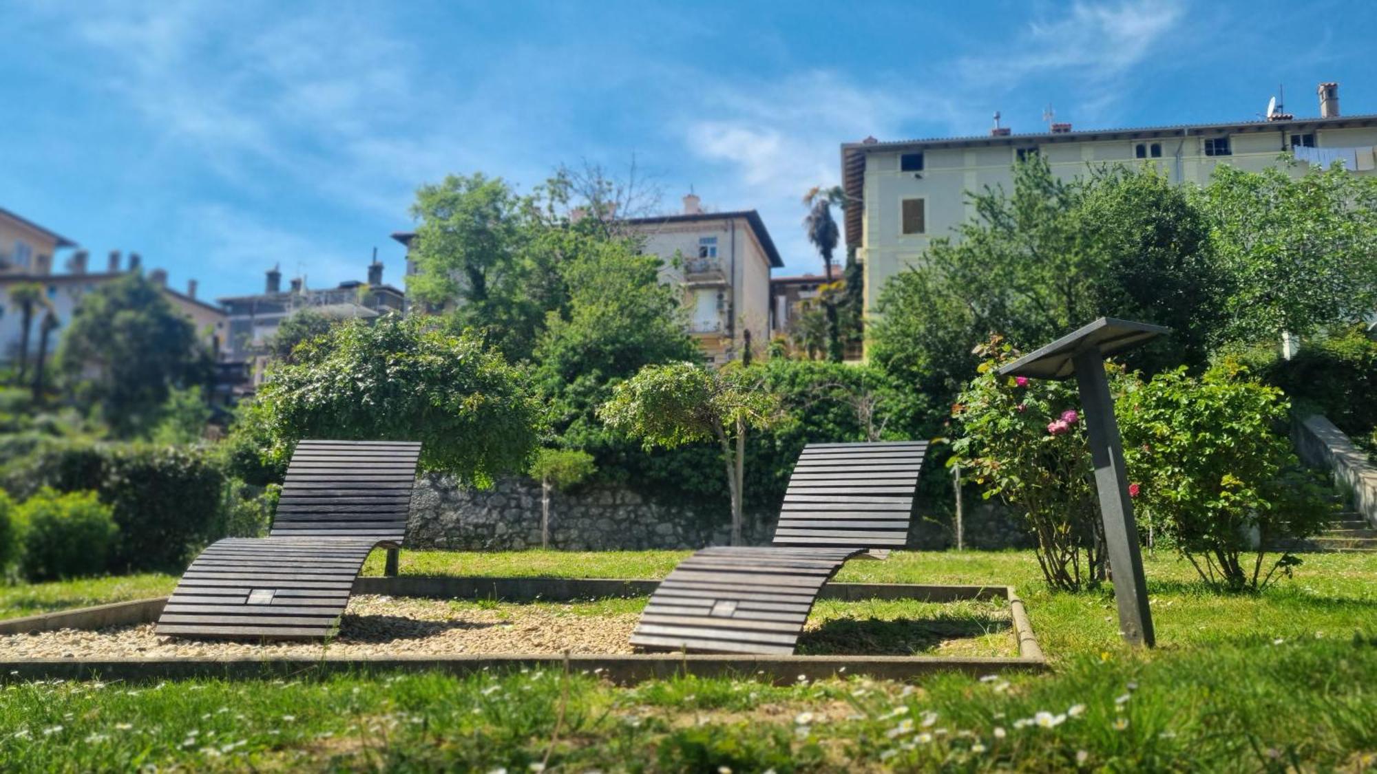 Apartment With Direct Sea View, Free Parking And Close To Beaches And Promenade Lovran Exterior foto