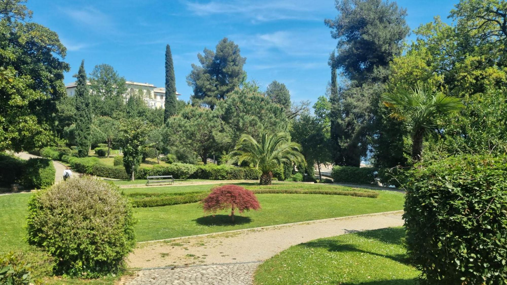 Apartment With Direct Sea View, Free Parking And Close To Beaches And Promenade Lovran Exterior foto